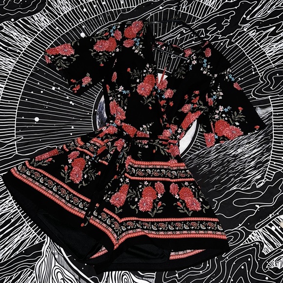 Cute floral black & red short one piece romper size medium - Picture 2 of 8